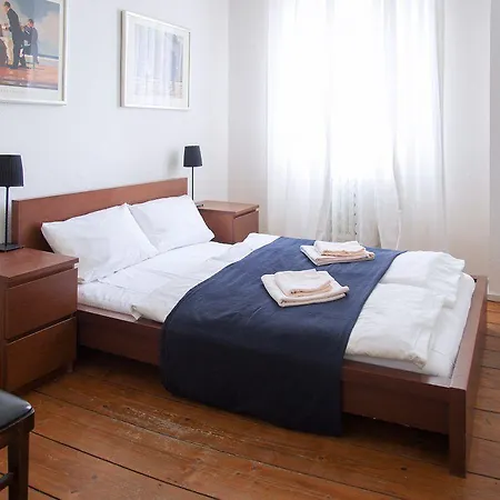 Hemingway's بيت ضيافة 2*