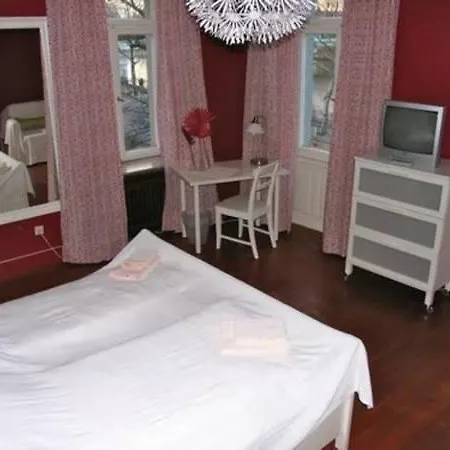 Guest house Hemingway's 2*