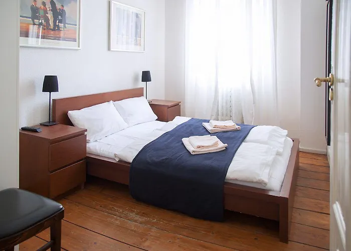 Hemingway's 招待所 2*